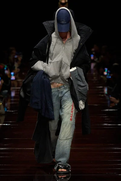 Look 35